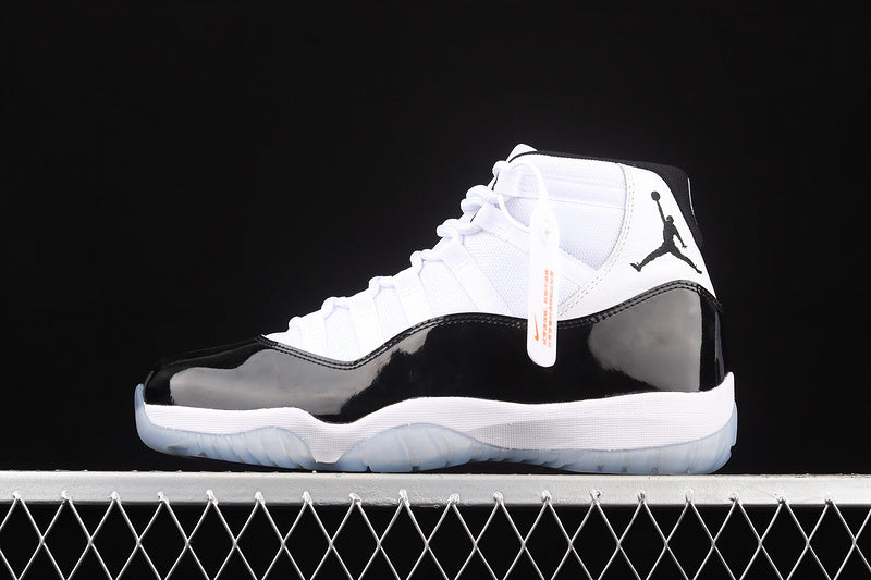 Air Jordan 11 ” Concord ”