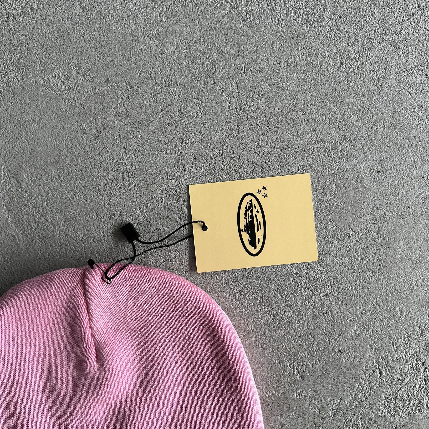 Touca Corteiz “Demon Embroidered Beanie” ( Rosa )