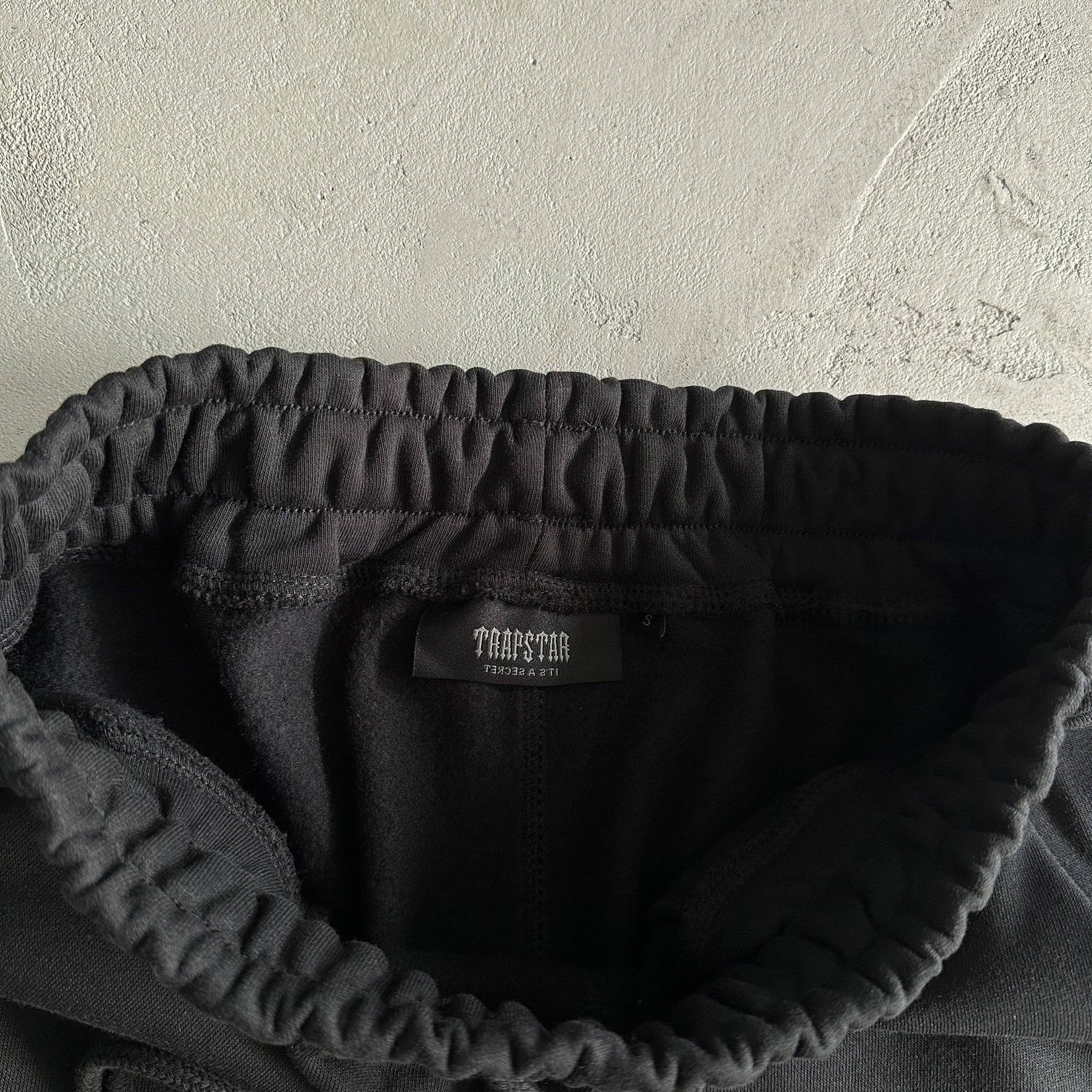 Conjunto Trapstar “Decdoded Chenille 2.0”