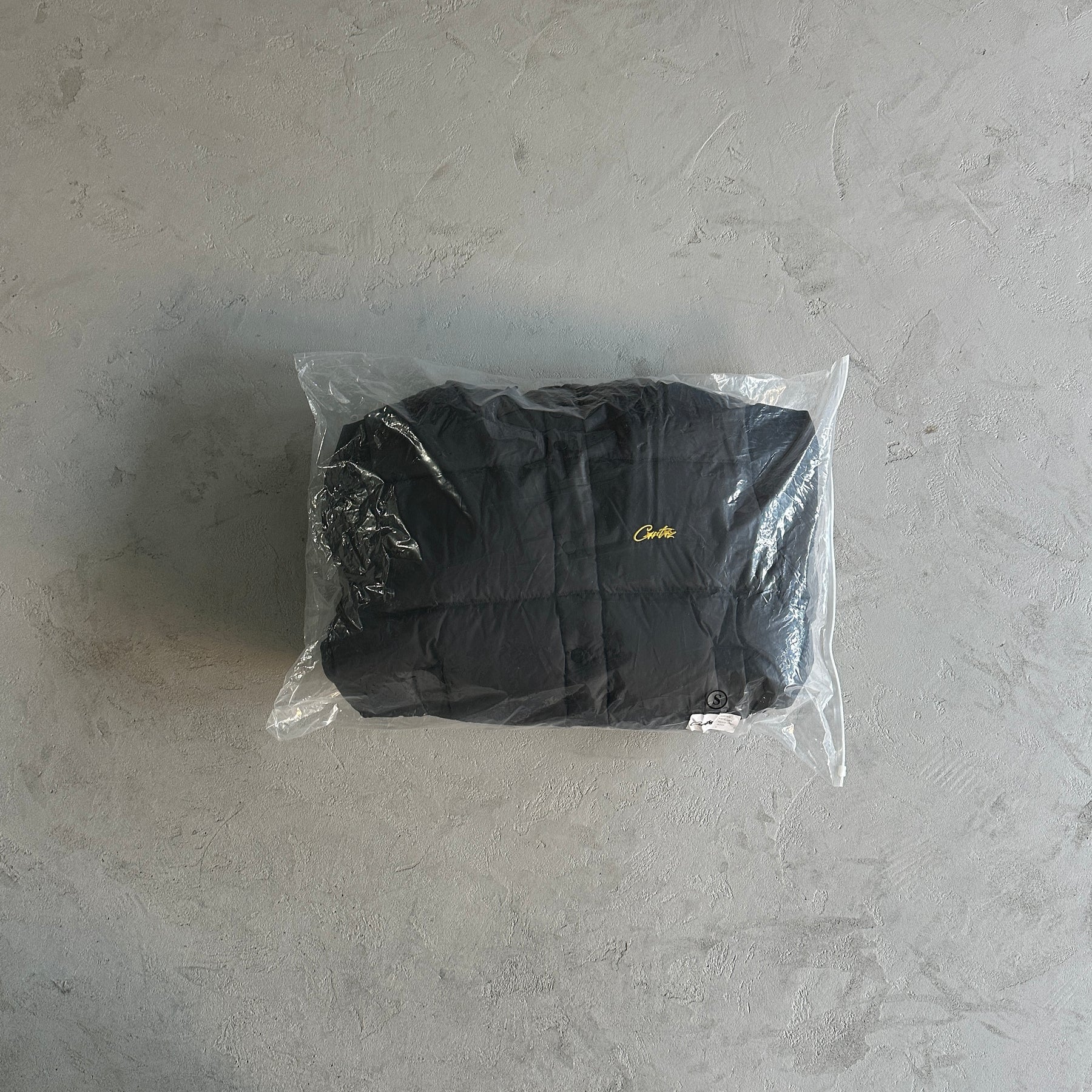 Casaco Corteiz “Bolo V2 Down” ( Preto Com Amarelo )