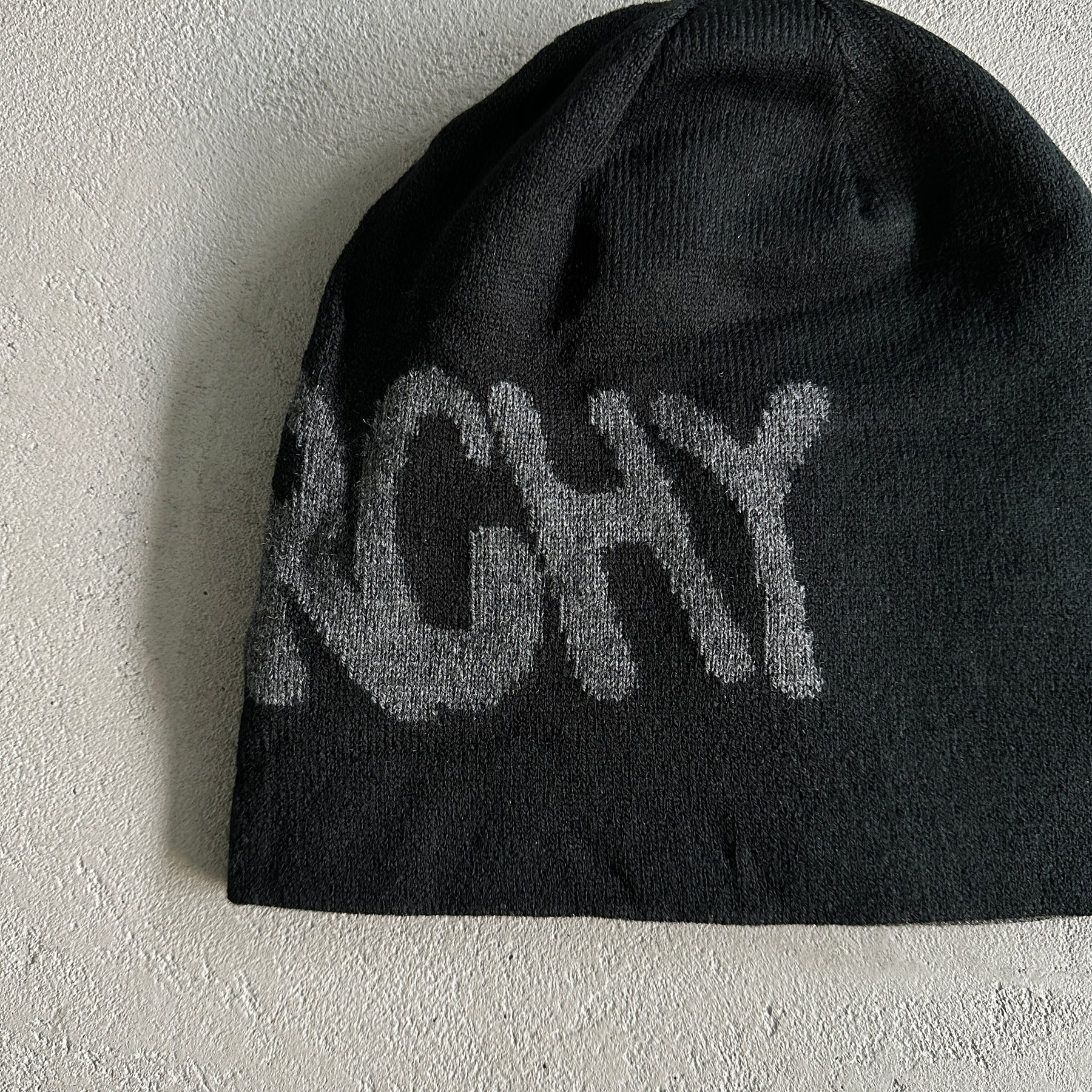 Touca Syna World “Grnblk” ( Preta Com Cinza )