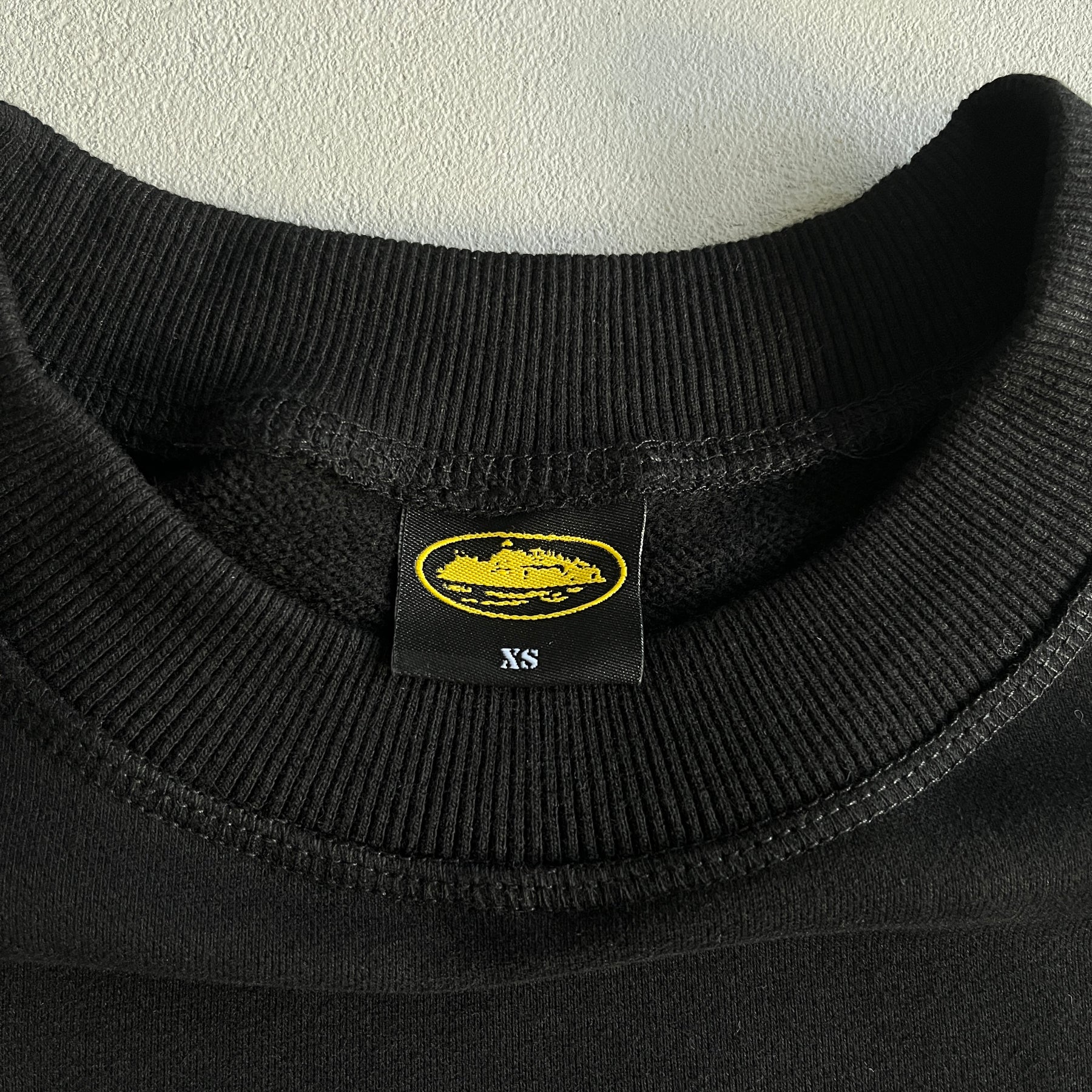 Conjunto Corteiz “Alcatraz Basic Crewneck”