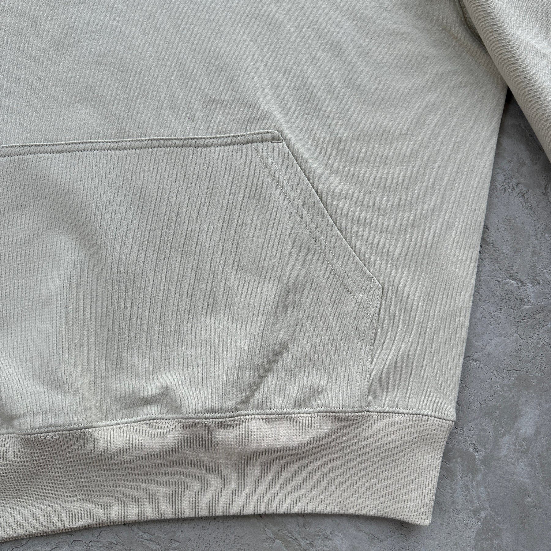 Conjunto Corteiz “Woosh Open Hem Sweatp”