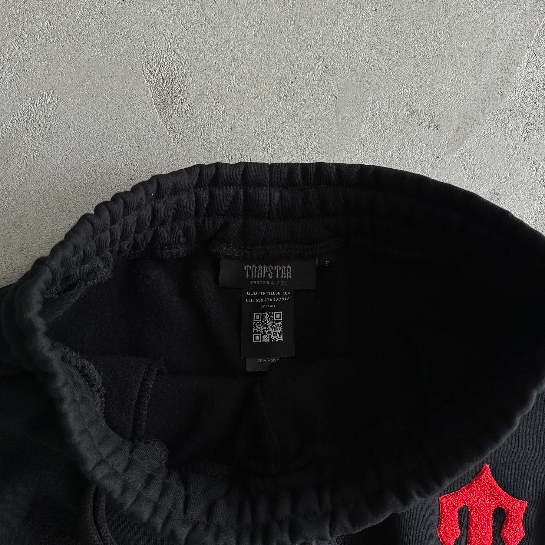 Conjunto Trapstar “Irogate Arch Chenille”
