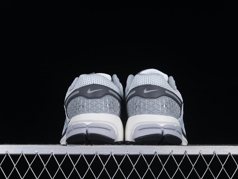 Vomero 5 “Wolf Grey"