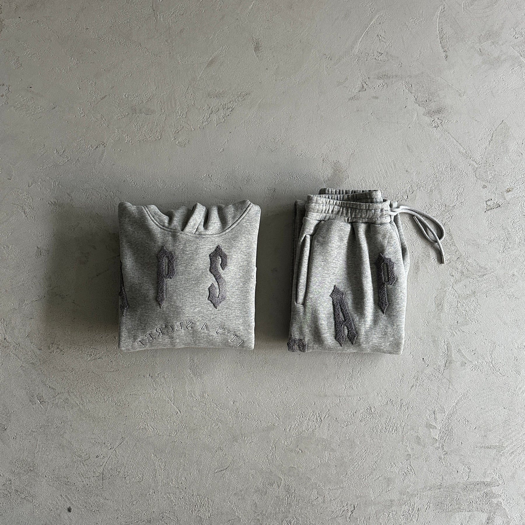 Conjunto Trapstar “Arch”