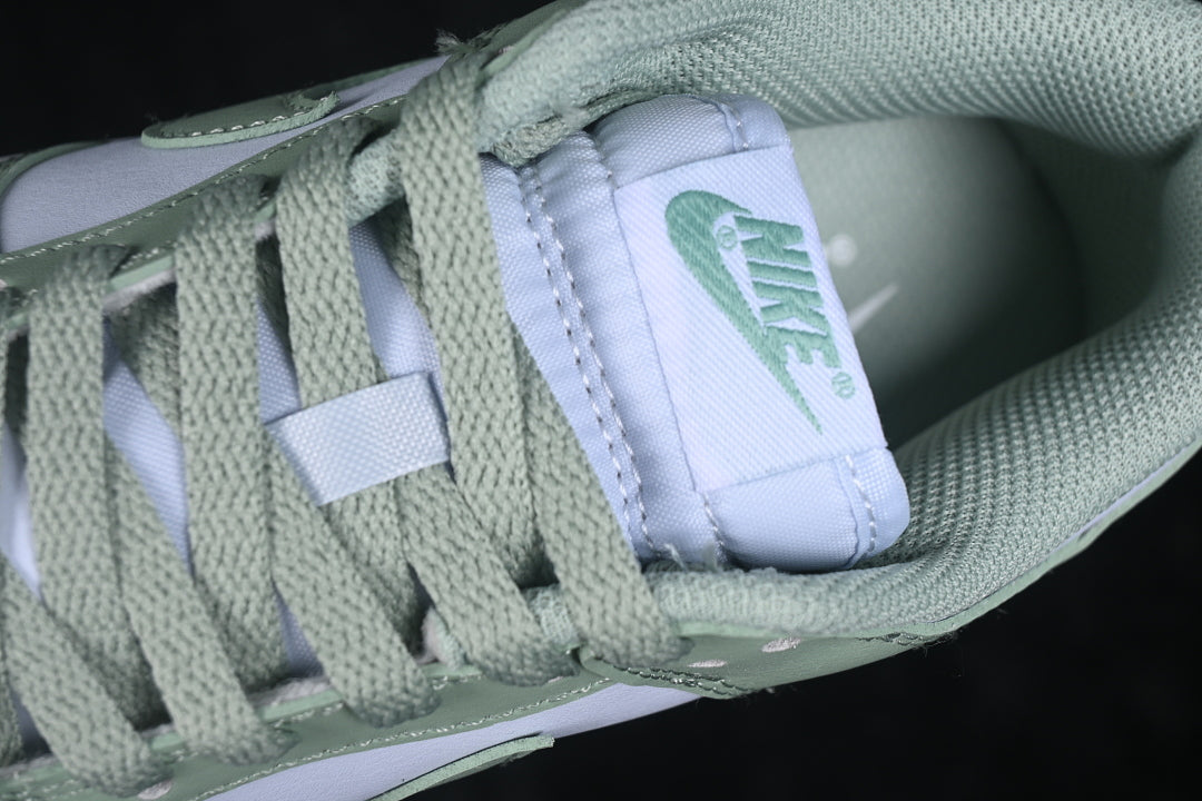 Dunk “Olive Aura”