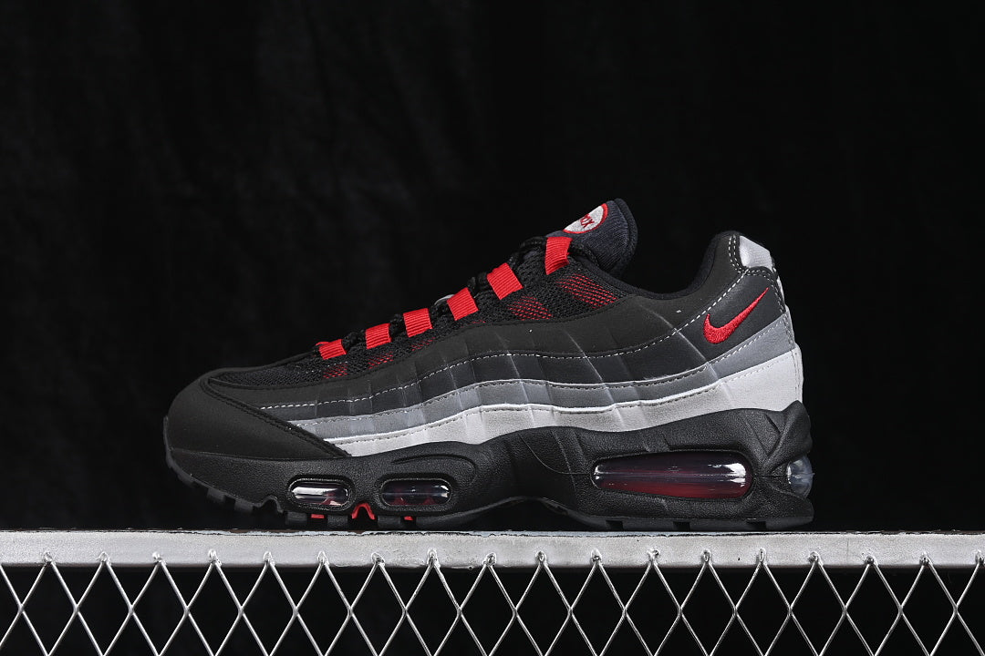 Air max 95 x Liverpool FC “Black Gym Red”