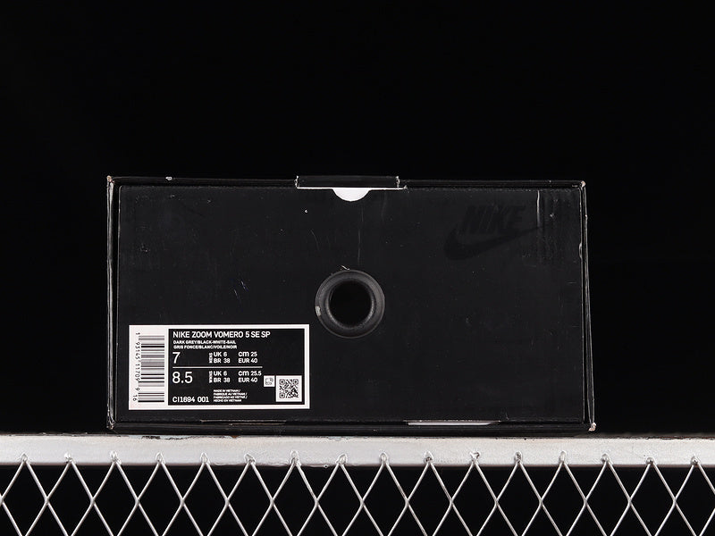 Vomero 5 “Dark Violet"