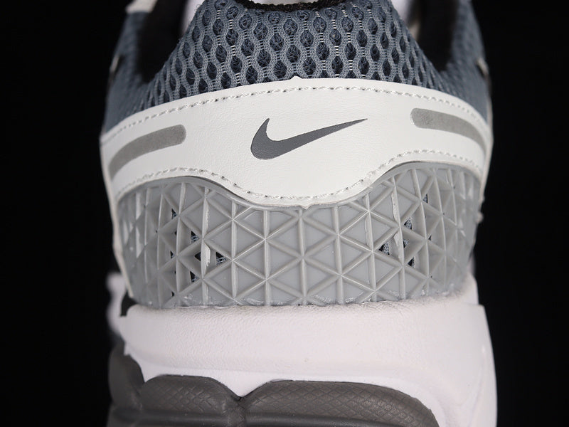 Vomero 5 “Dark Violet"