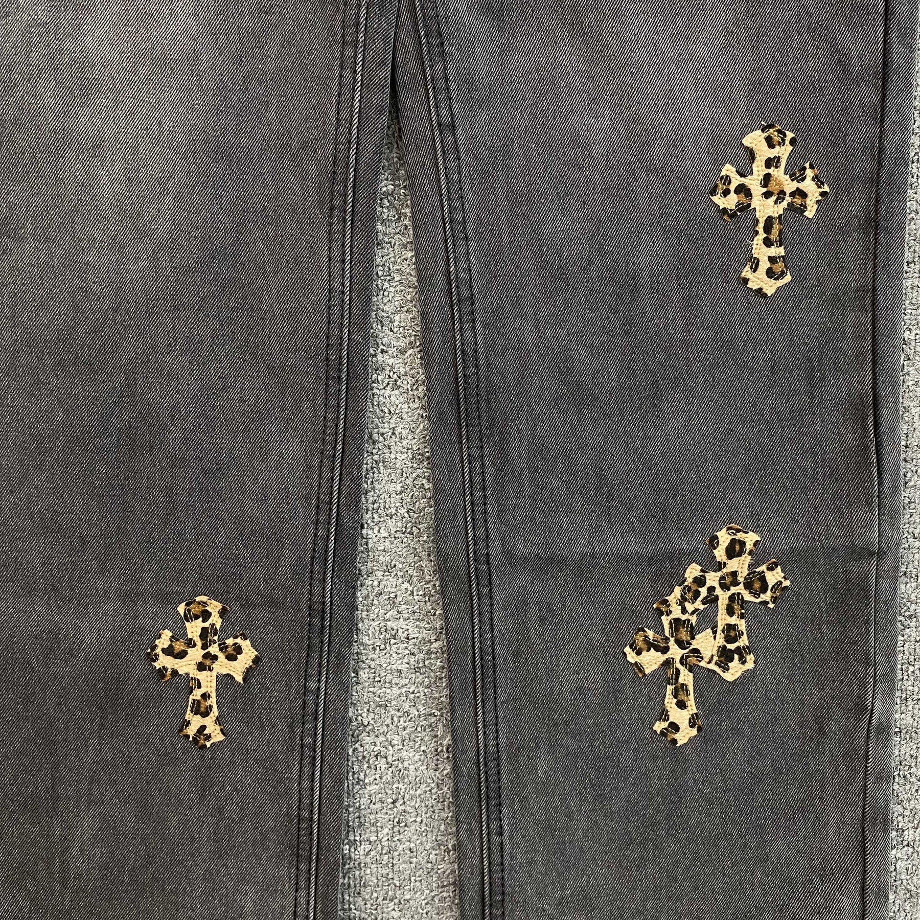 Calça Baggy Chrome Hearts “Leopard Cross”