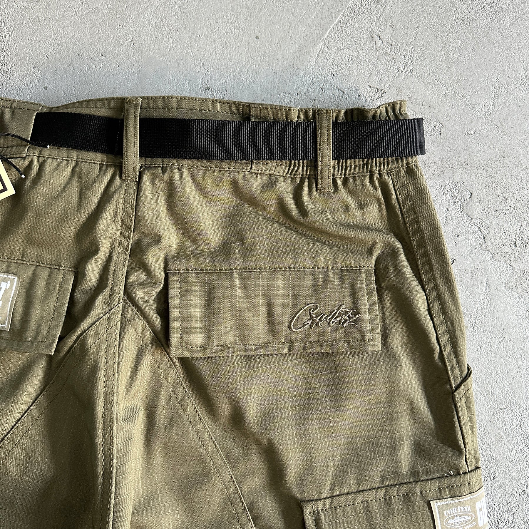 Calça Corteiz “Military Green”