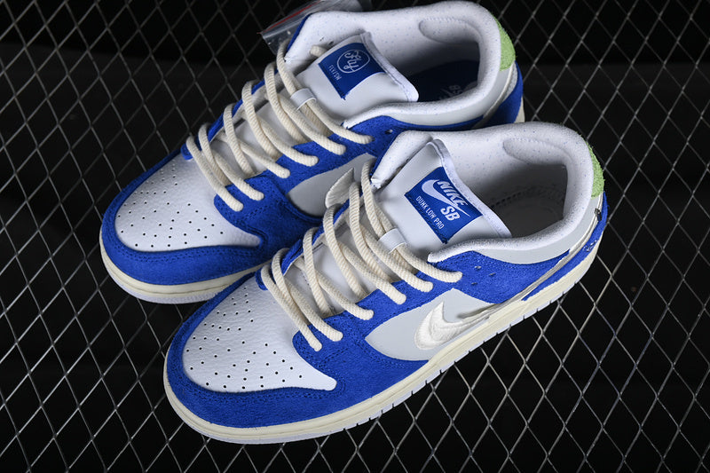 Dunk x Fly Streetwear