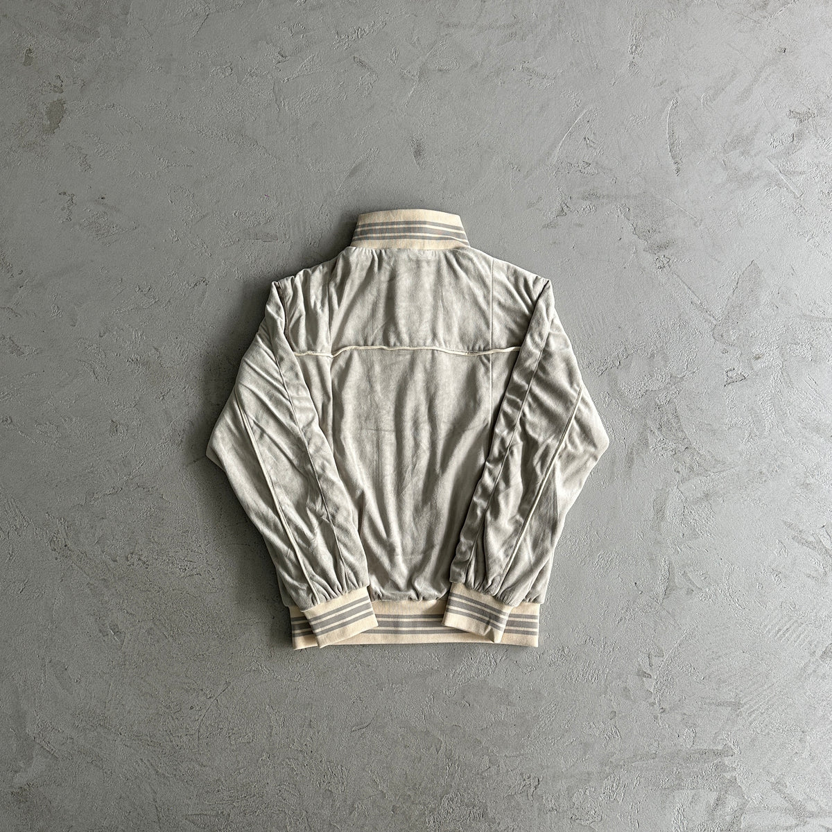 Conjunto Corteiz Velour Amg ( Cinza )