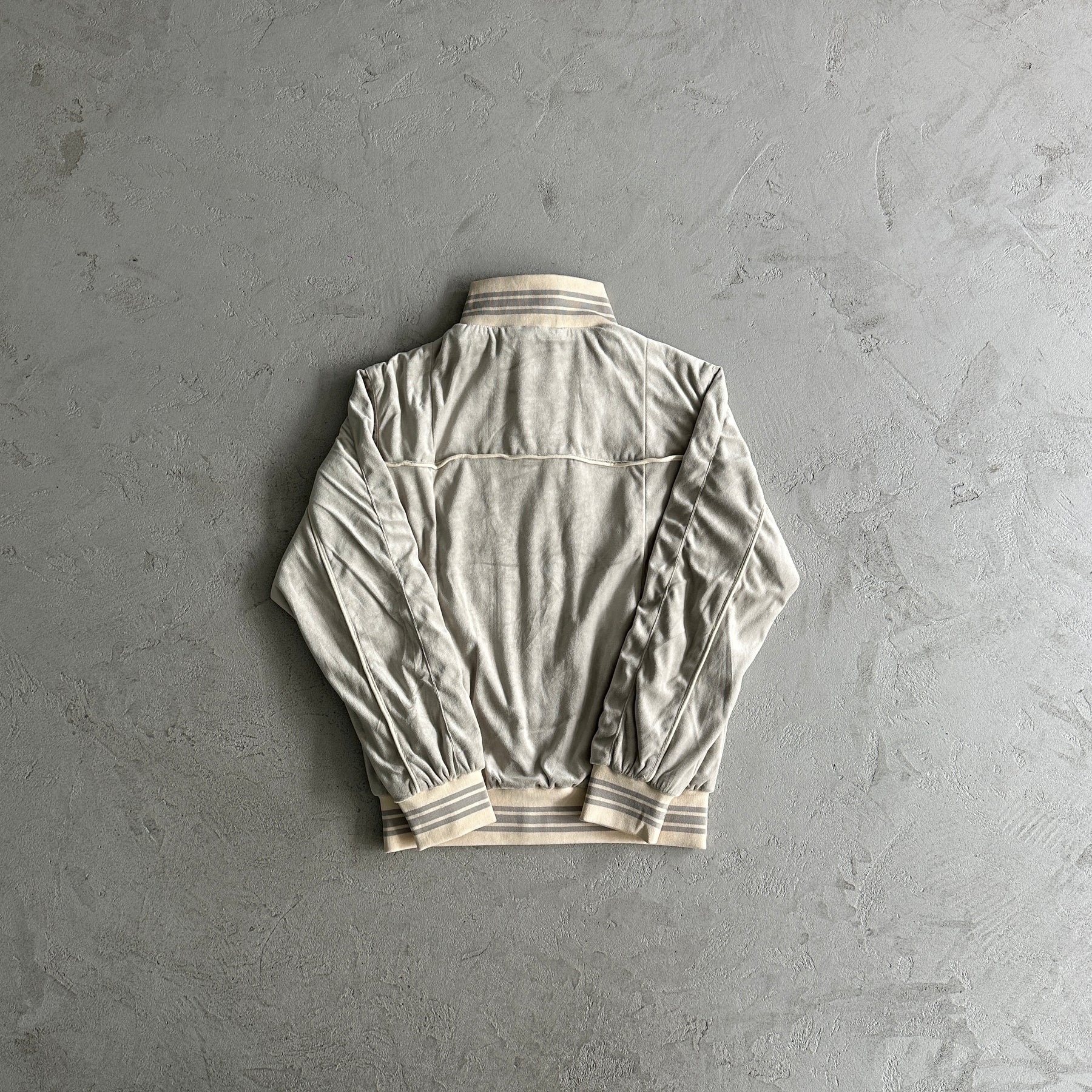 Conjunto Corteiz Velour Amg ( Cinza )