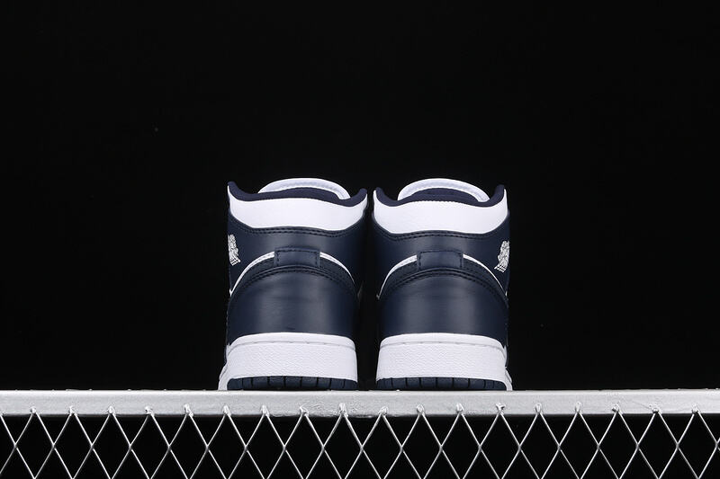Jordan 1 High “Obsidian”