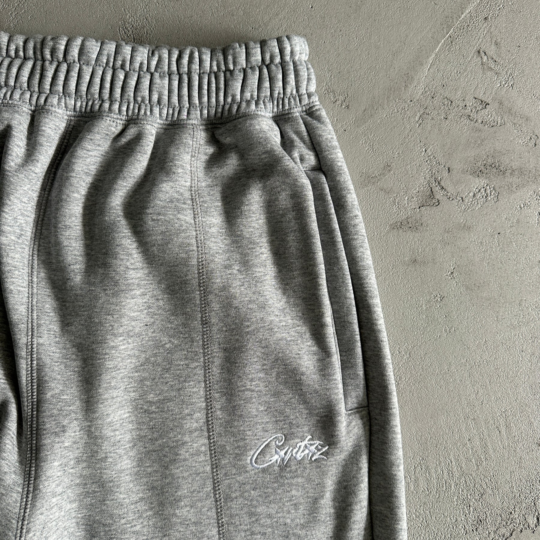 Conjunto Corteiz ”HPM Open” ( Cinza )