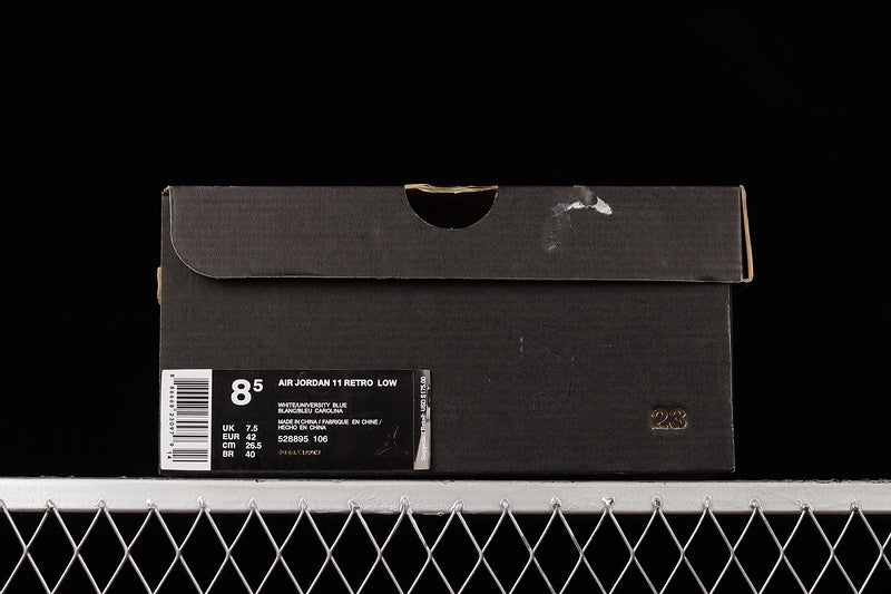 Air Jordan 11 Low ” University Blue ”