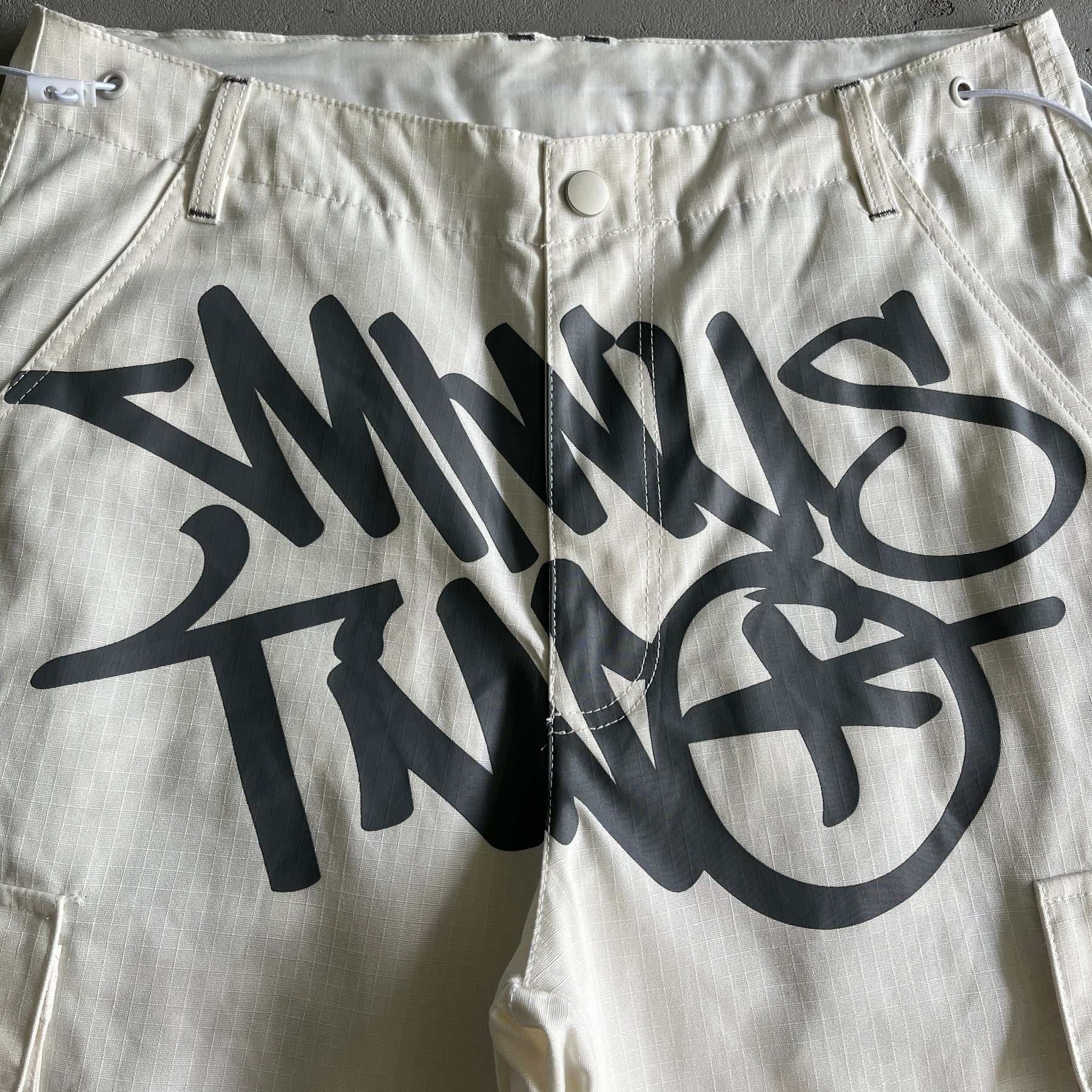 Shorts Cargo MNUS TWO “Graff” ( Branco )