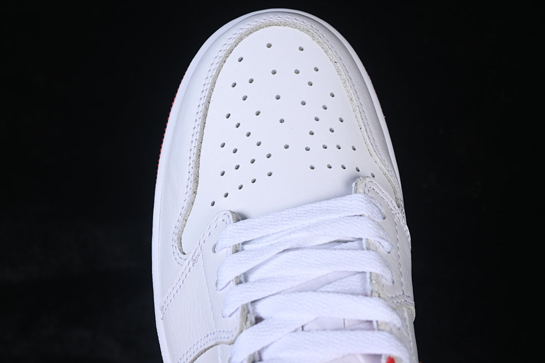 Air Jordan 1 Low “University Red”