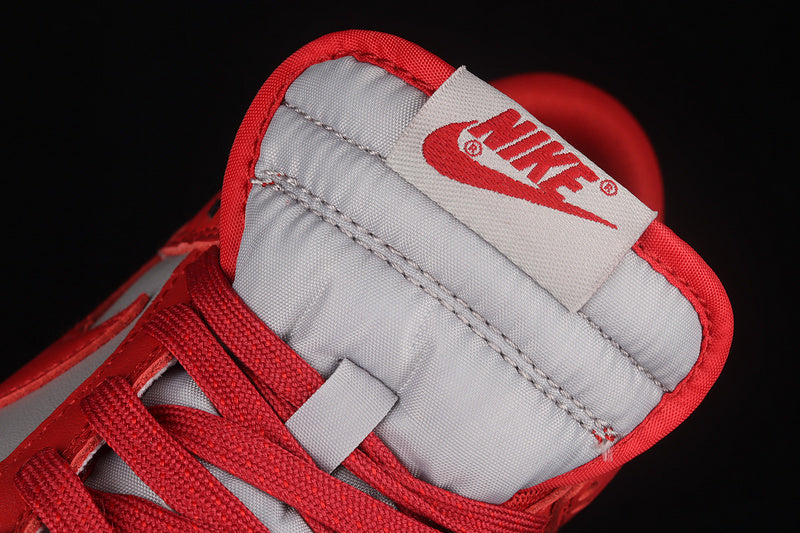 Dunk “ Unversity Red-White”