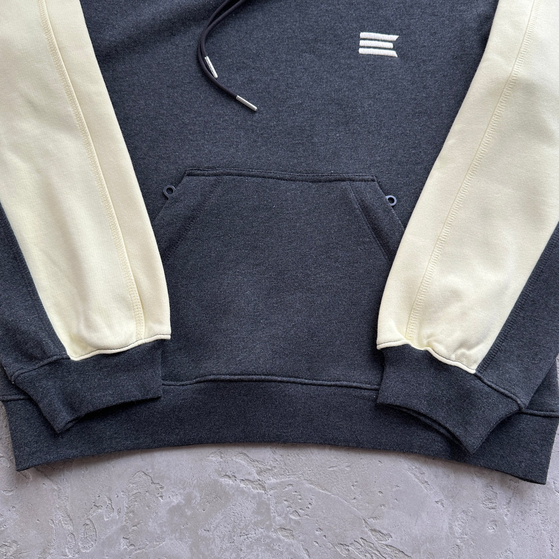 Conjunto Kroen “Two-Color Embroidery Sports”