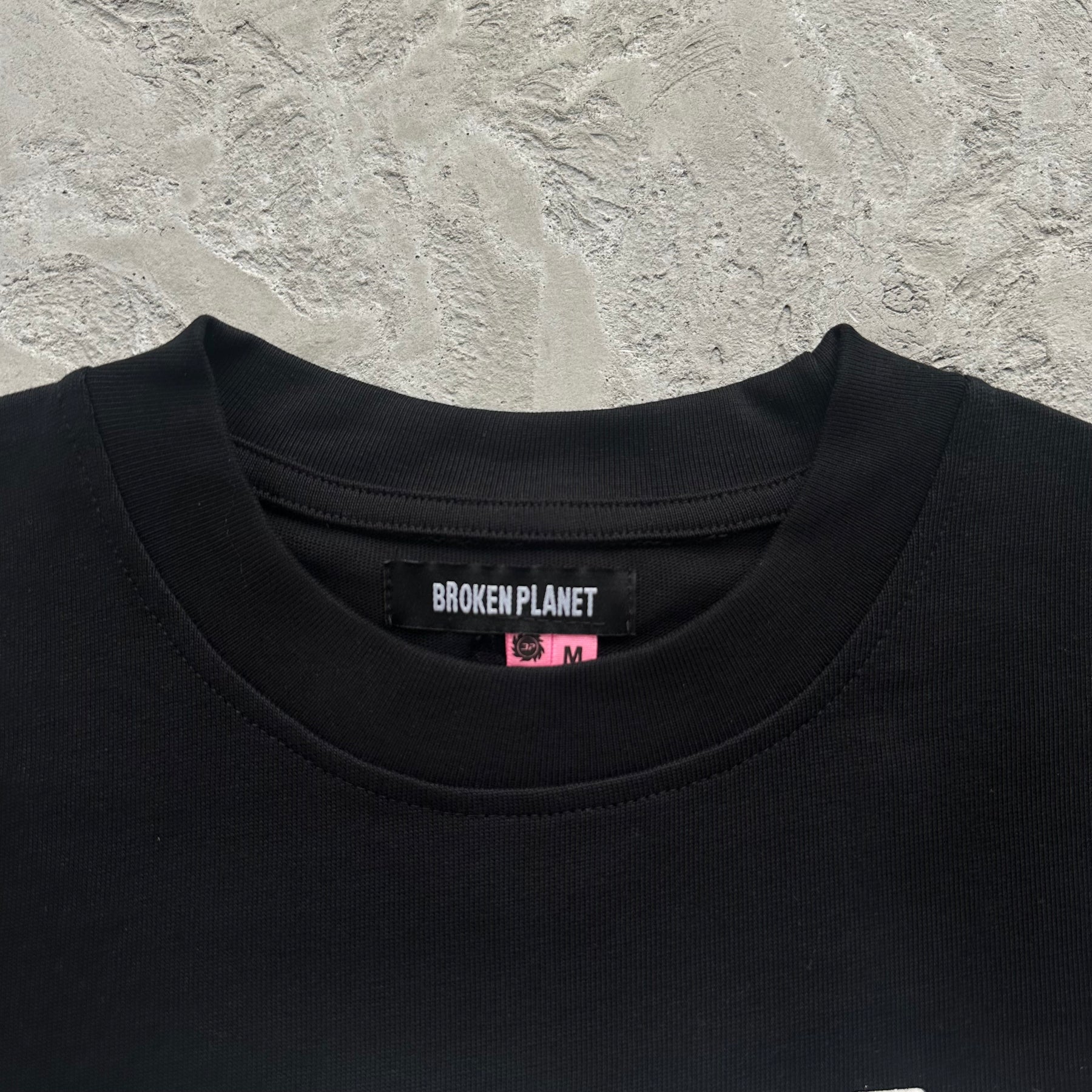 Camisa Broken Planet “Same Shit Different Day”