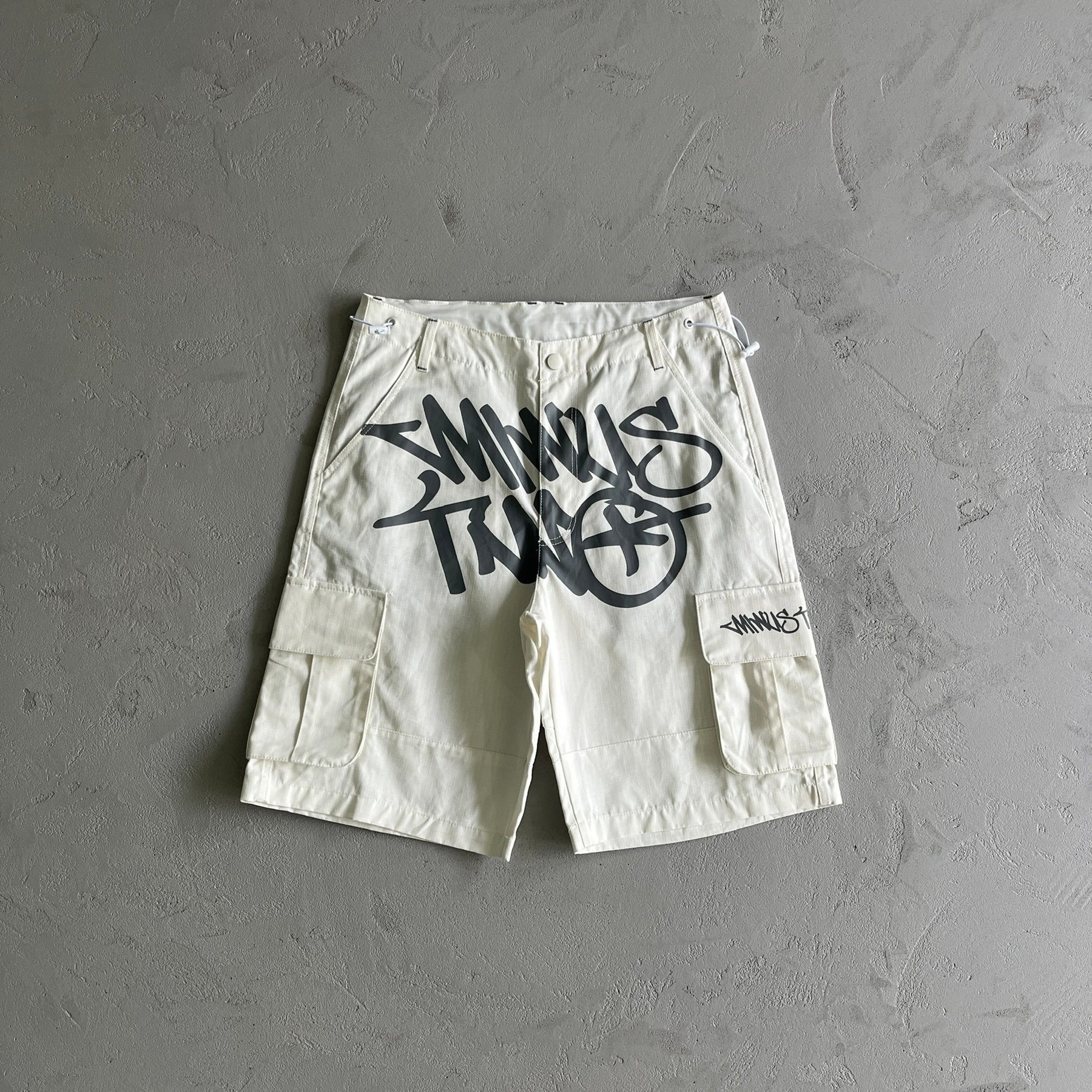 Shorts Cargo MNUS TWO “Graff” ( Branco )