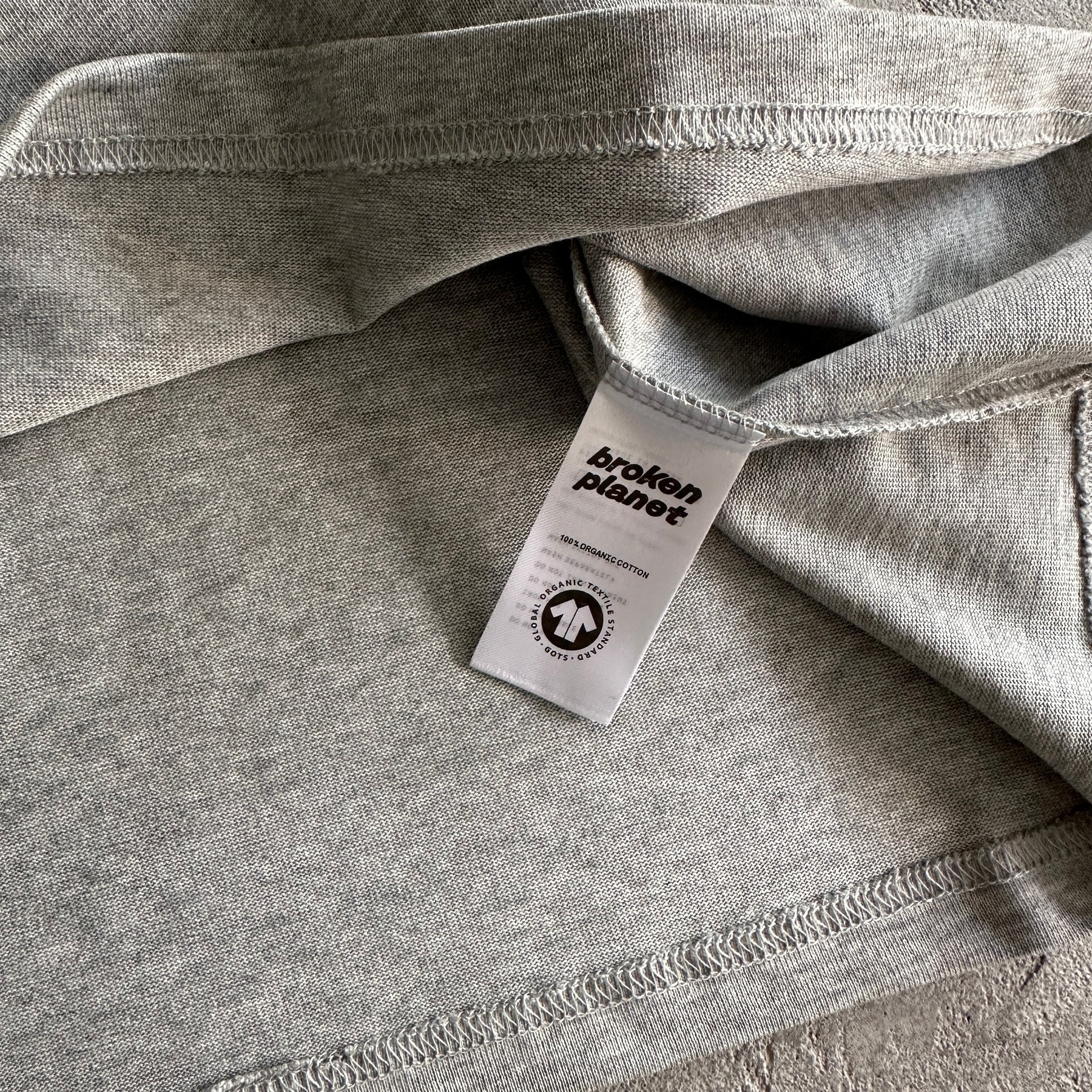 Camisa Broken Planet “Basic Floral Gray”
