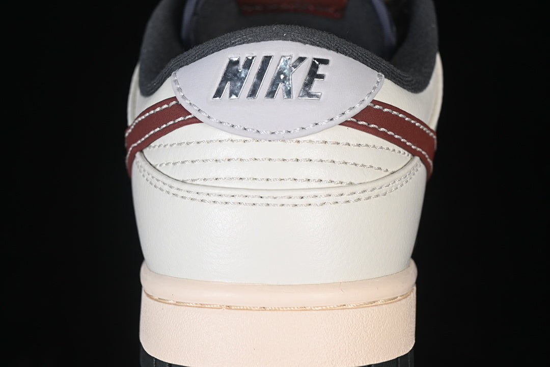 Dunk “Soft Pearl Dark Pony”