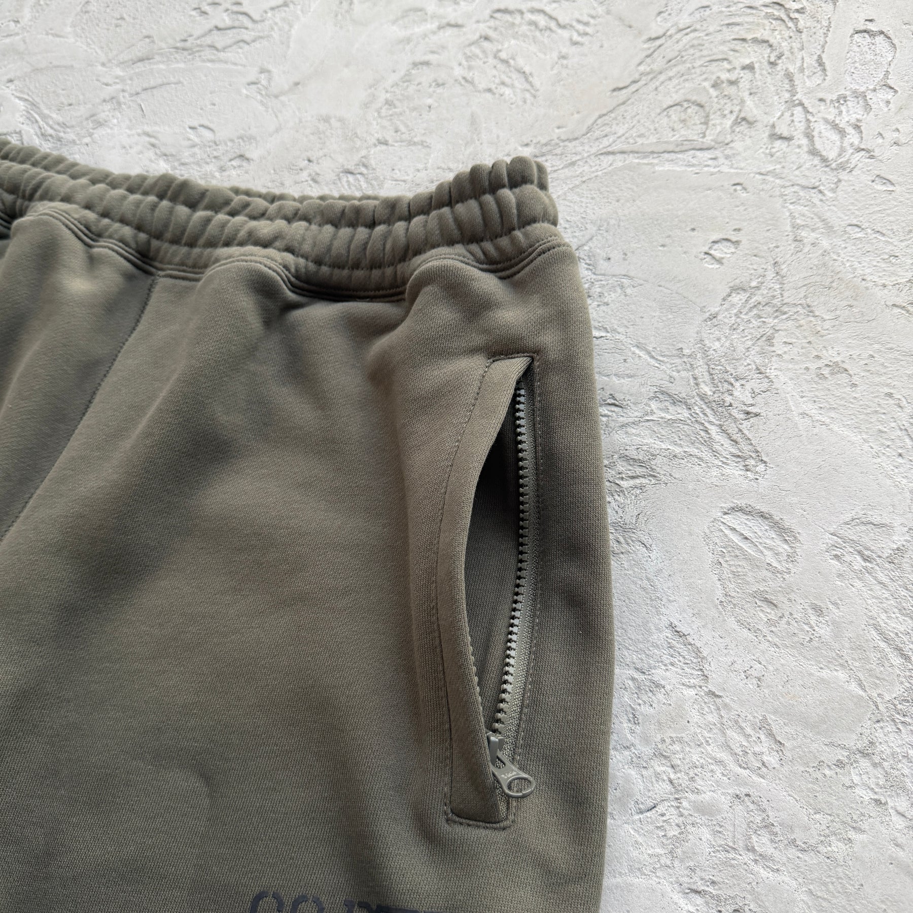 Conjunto Corteiz “74 & Cor Urban”