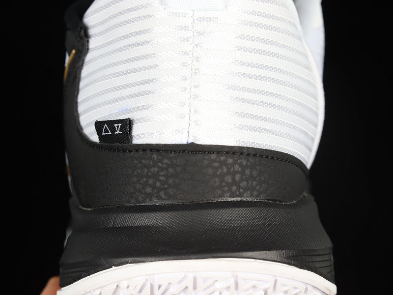 Nike Kyrie 5 “Black Gold”