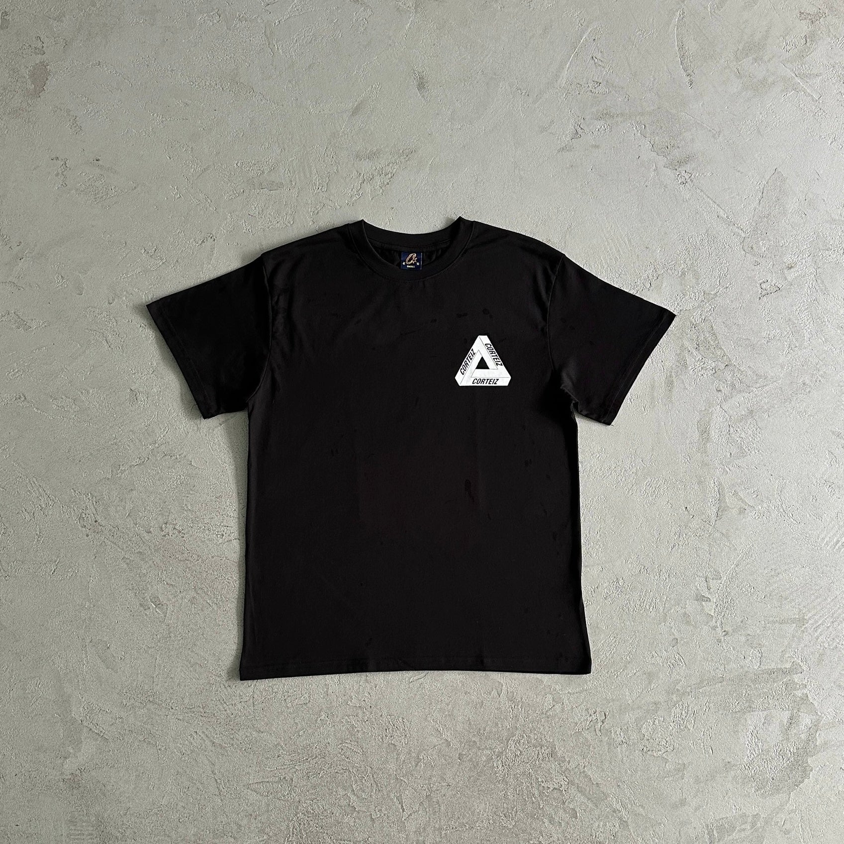 Camisa Corteiz “Möbius Strip ”