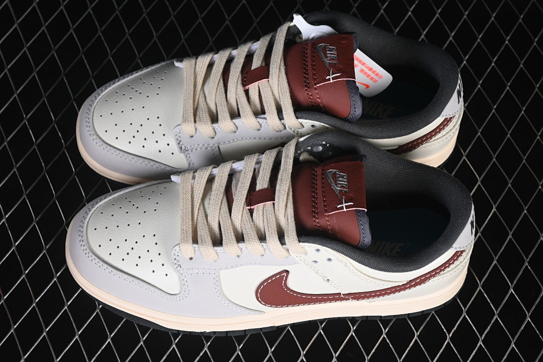 Dunk “Soft Pearl Dark Pony”