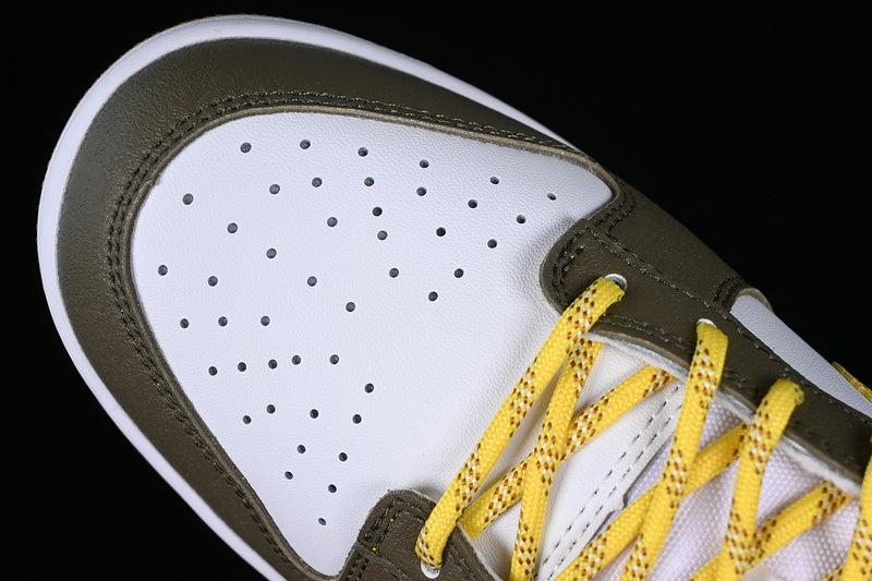 Dunk “Cargo Khaki Vivid Sulfur”