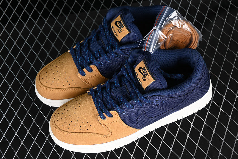 Dunk “Low Desert Ochre and Midnight”