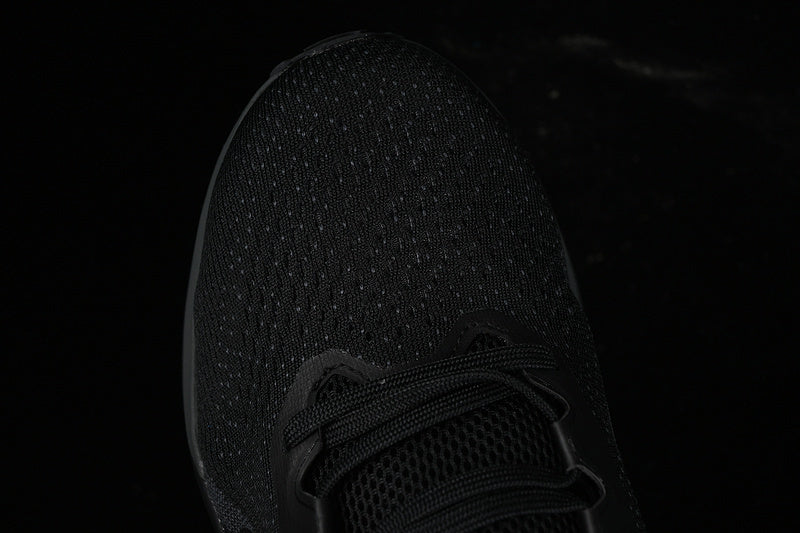 Air Zoom Winflo 11 “Black”