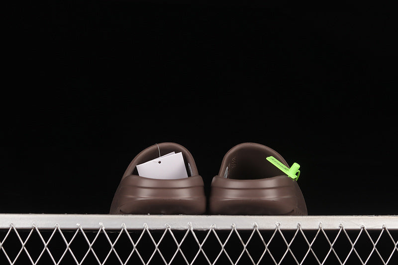 Yeezy Slide “Soot 2021”