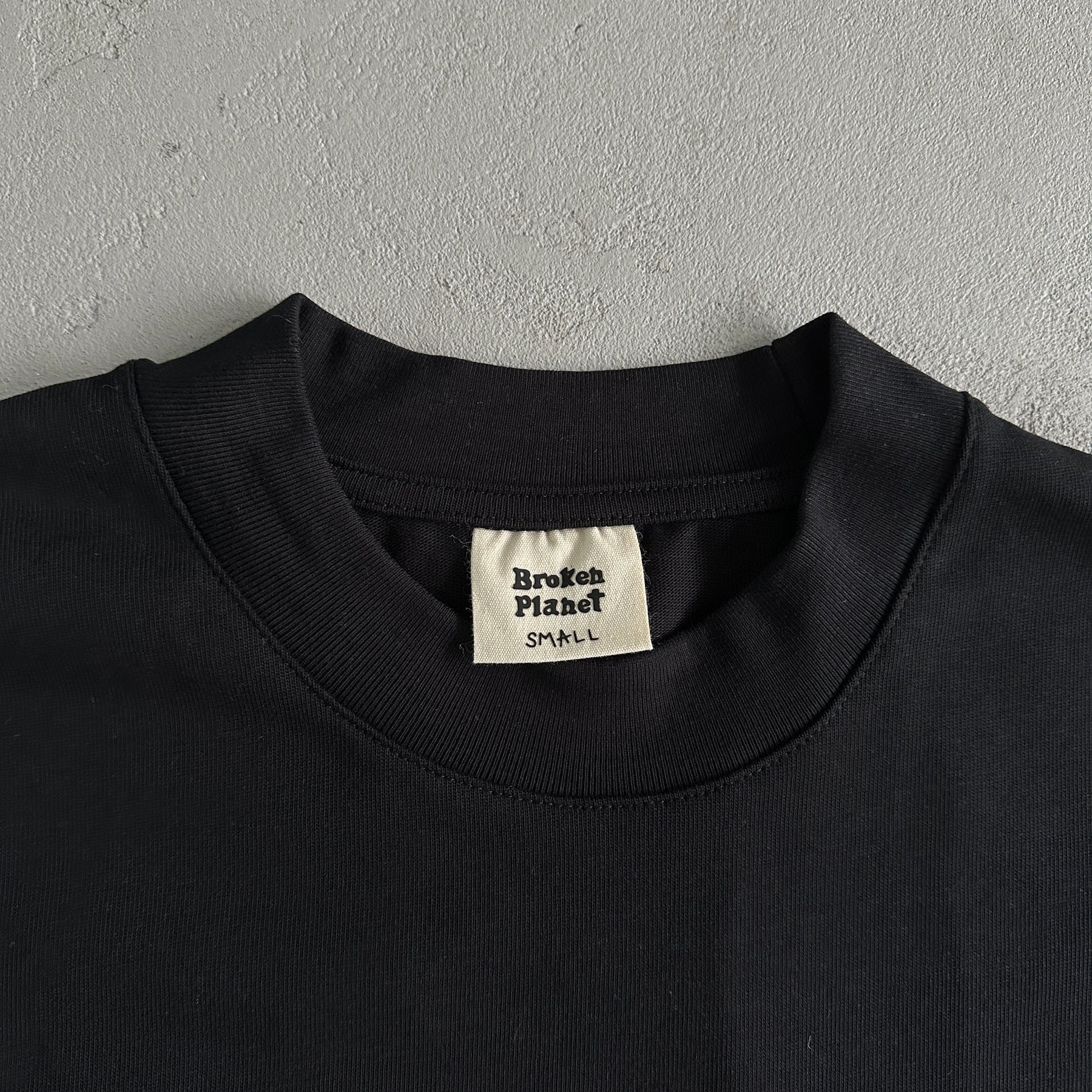 Camisa Broken Planet “Music Festival Limited Tee”