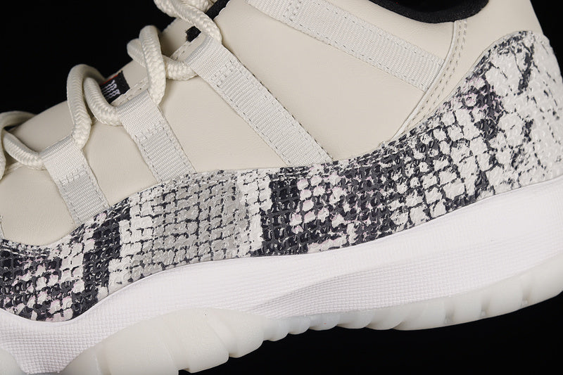 Air Jordan 11 Low ” Light Bone ”