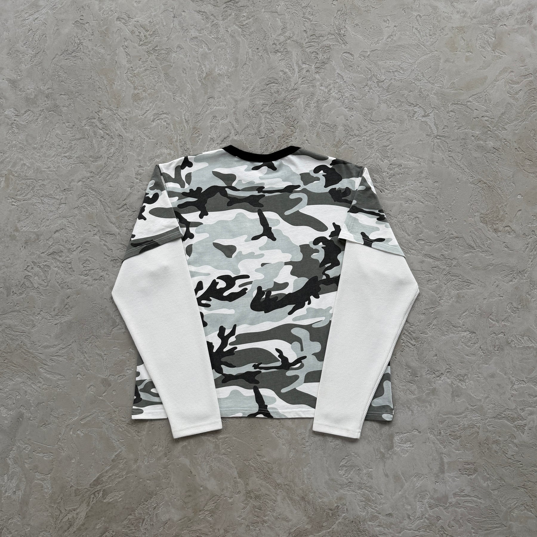Sueter Corteiz “Eagle Camo Thermal”