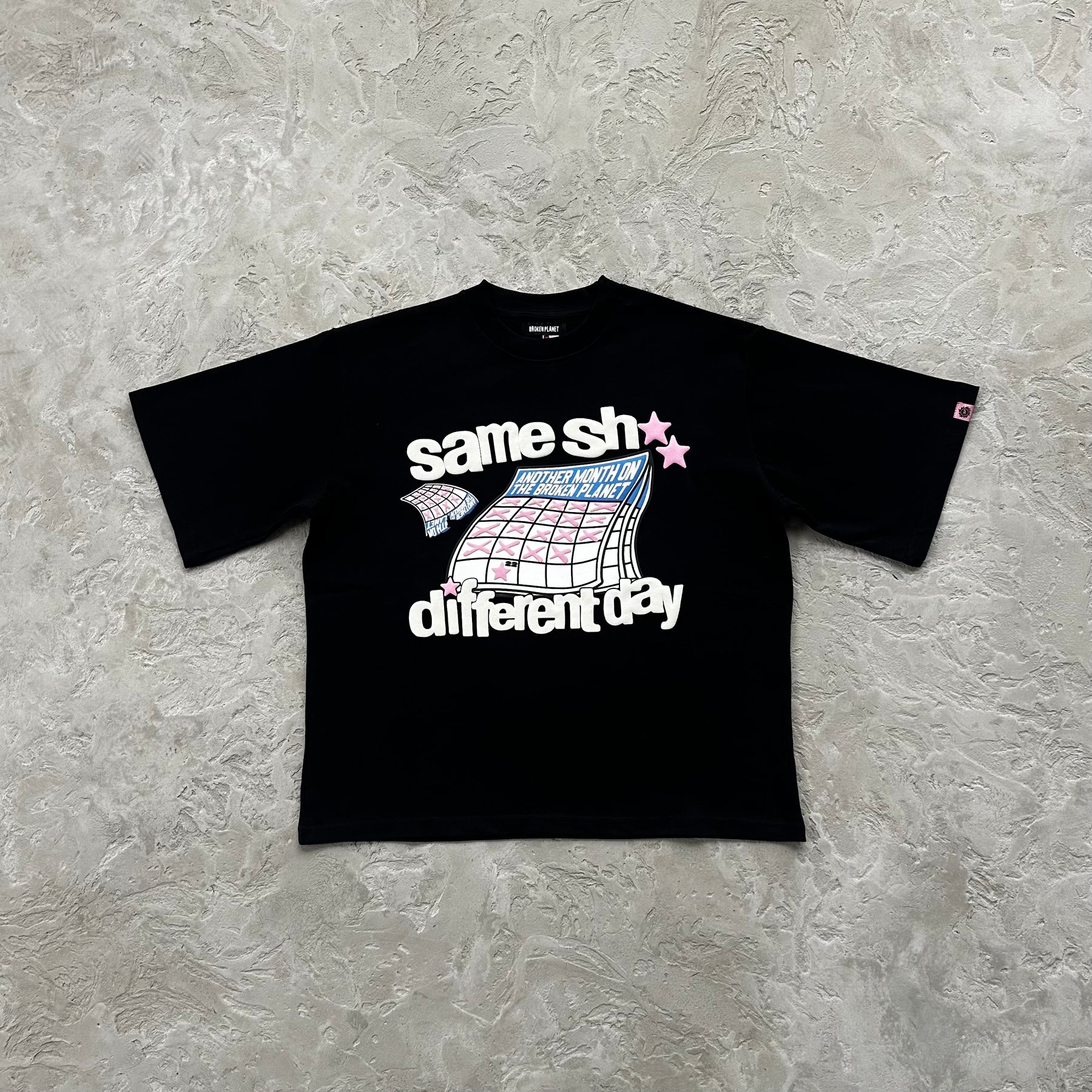 Camisa Broken Planet “Different Day”