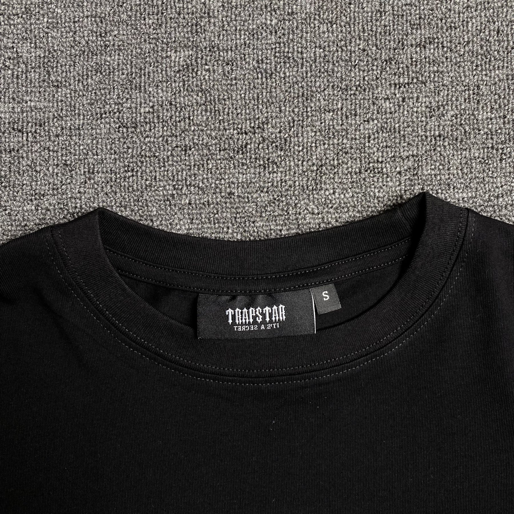 Camisa Trapstar ”Arabic Eagle” ( Preta )