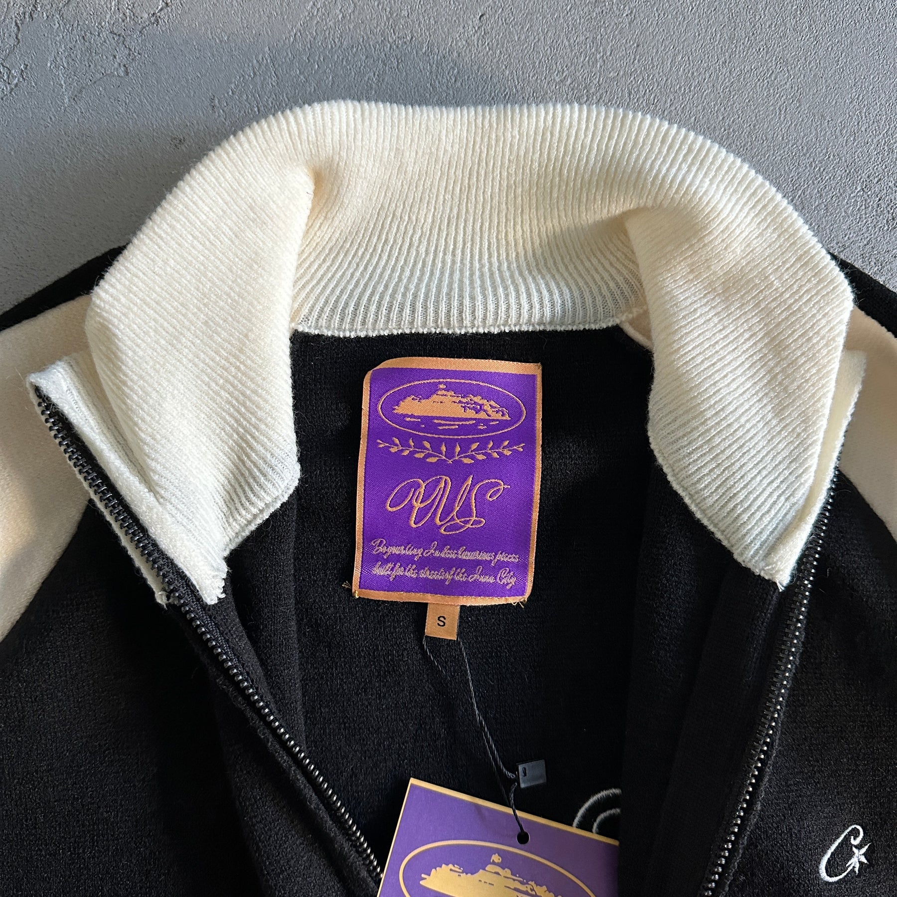 Sueter Corteiz “Knit Zip up”