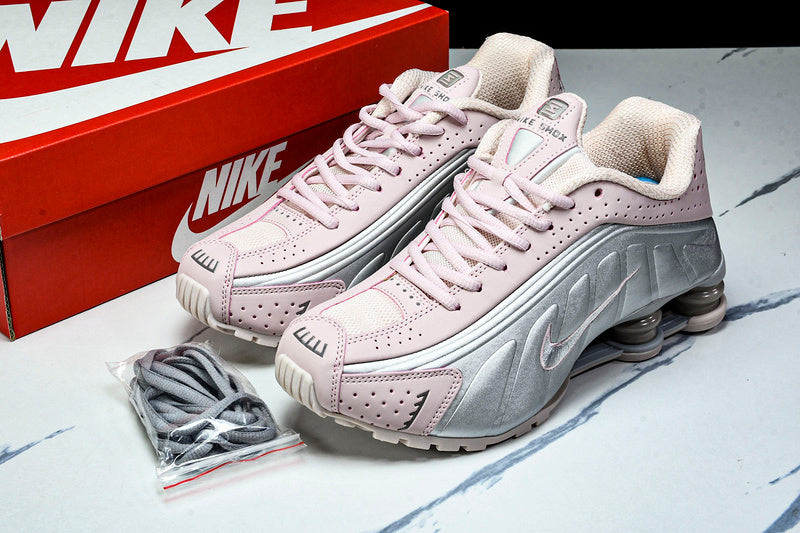 Nike Shox R4 “Light Pink”