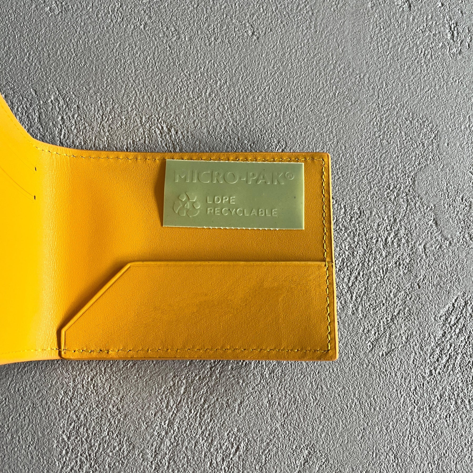 Carteira Corteiz ( Amarela ), Com mensagem de agradecimento