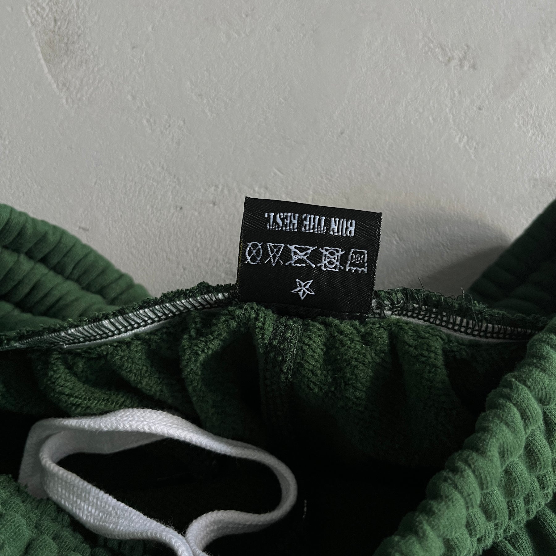 Calça Corteiz “Alcatraz Jogging”