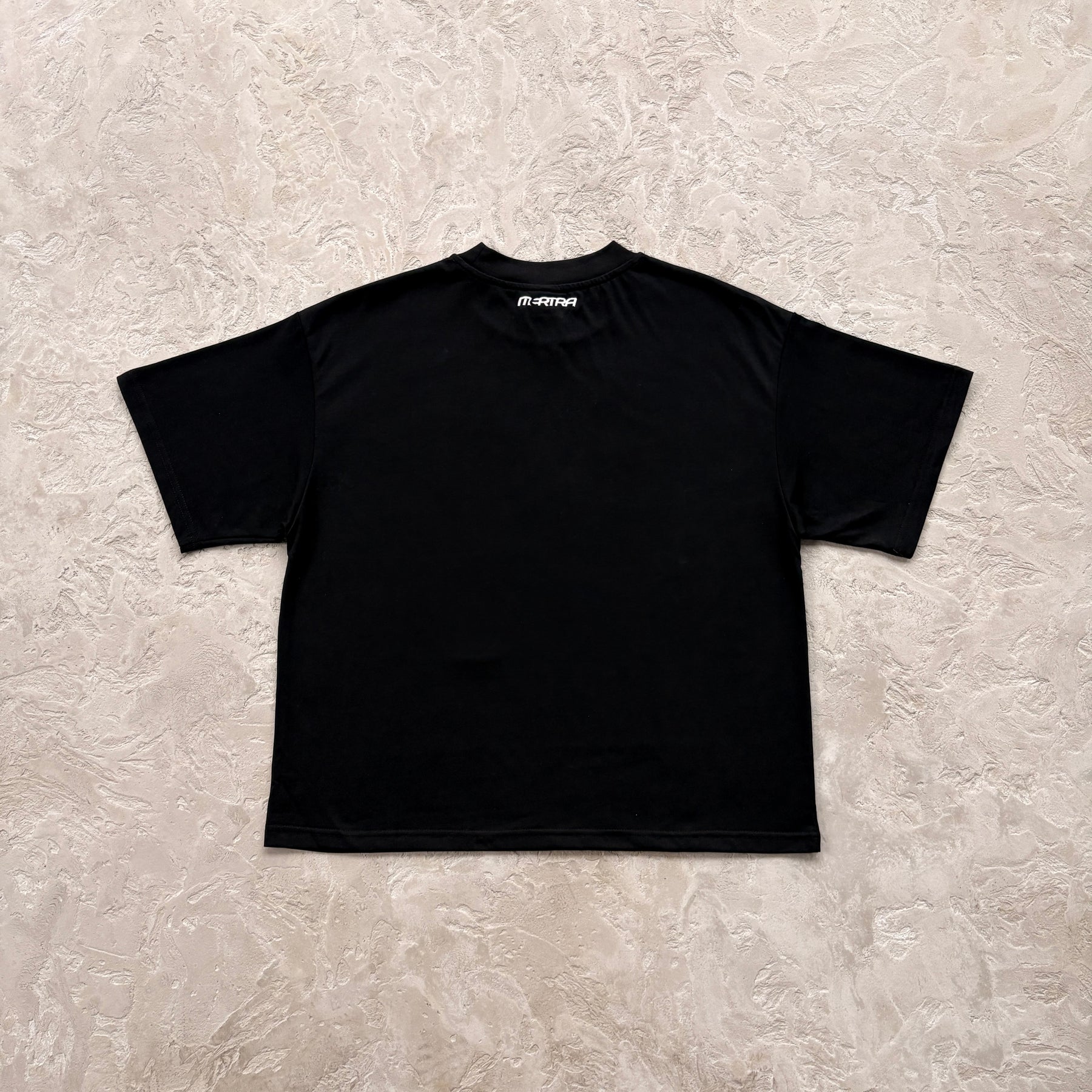 Camisa Mertra “Stacked Logo” ( Preto )