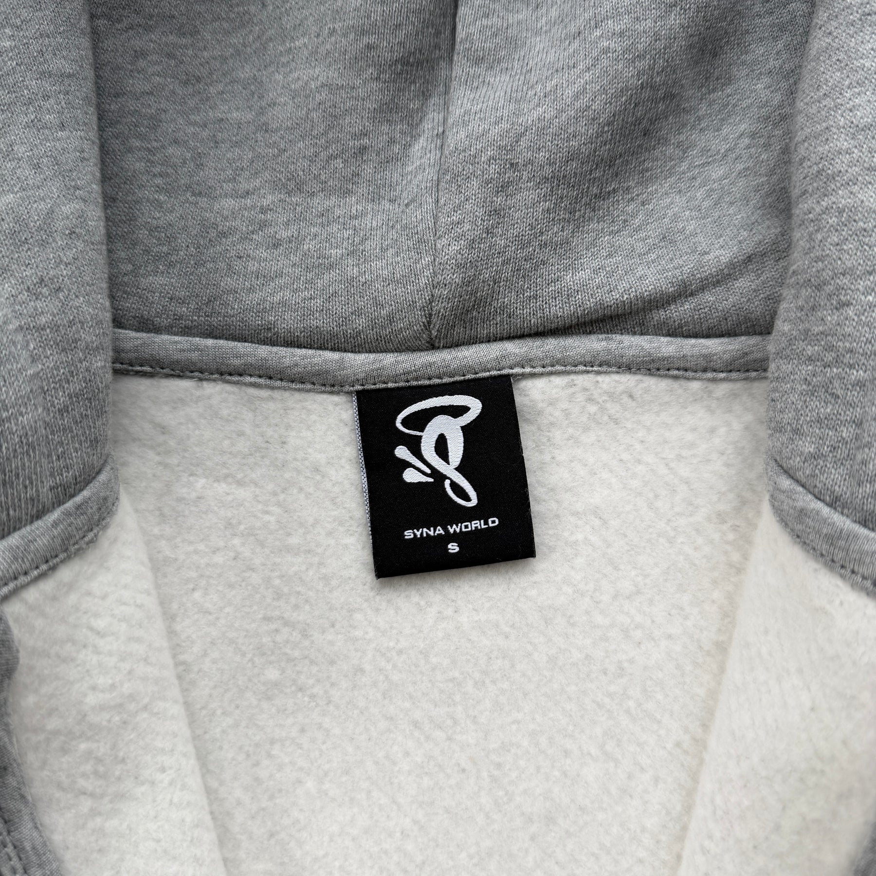 Conjunto Syna World x Nike “Solo Swoosh Fleece” ( Cinza )