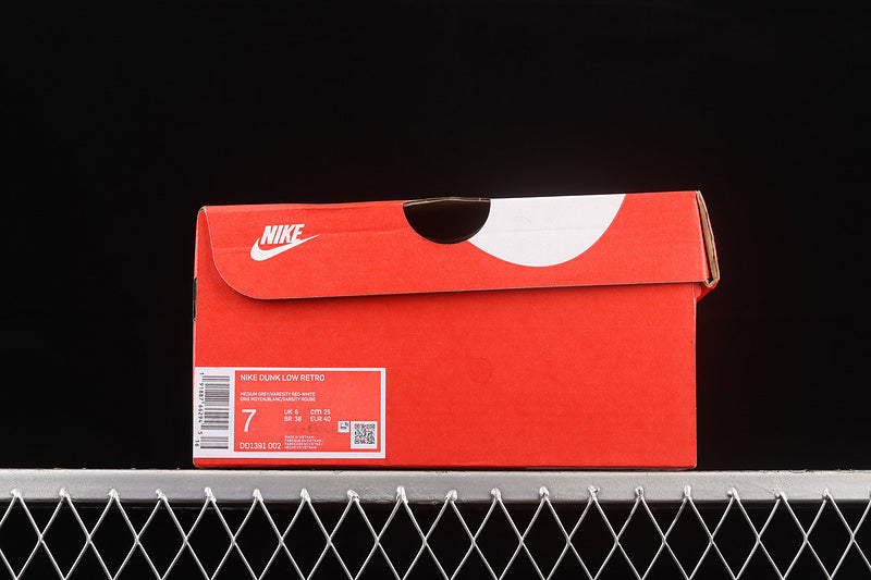 Dunk “ Unversity Red-White”